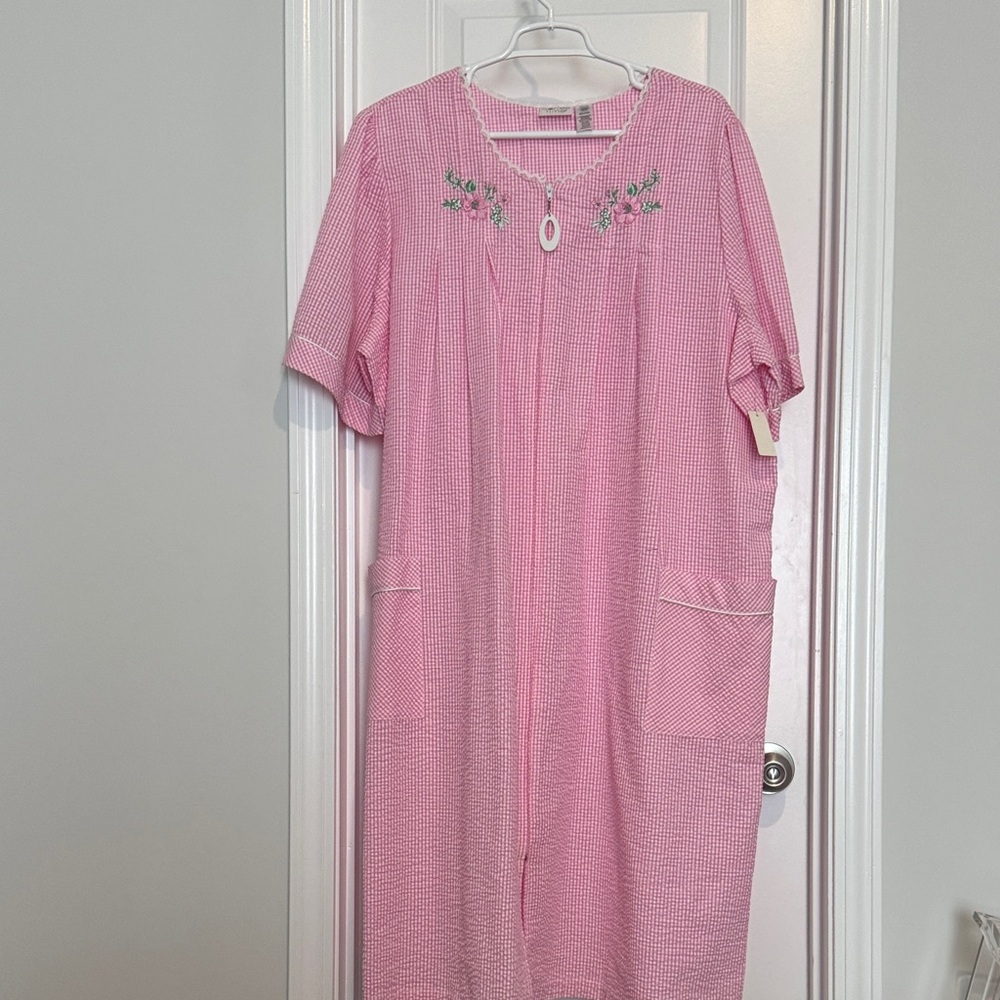 Pink Embroidered Women's Robe